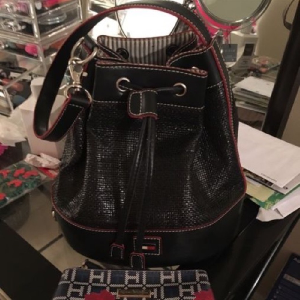 Tommy Hilfiger bucket bag with Hilfiger pouch